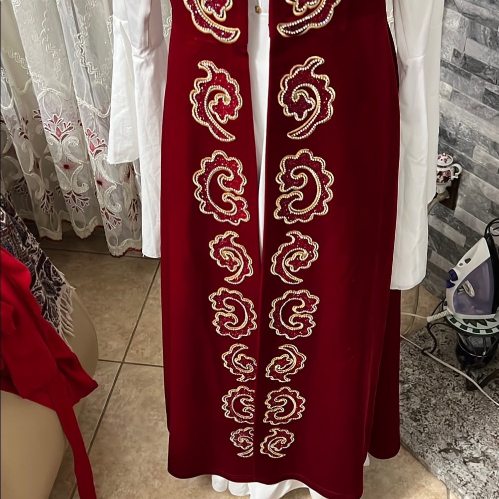 Turkish Red and Gold Embellished Sleeveless vest with white dress and hats - Picture 4 of 6